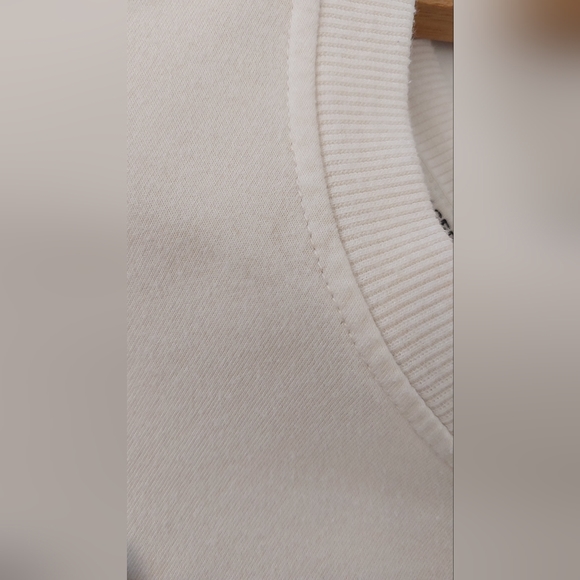 RARE Karl Lagerfeld Paris Floral/Pearl Embellished Sweatshirt - Picture 3 of 7